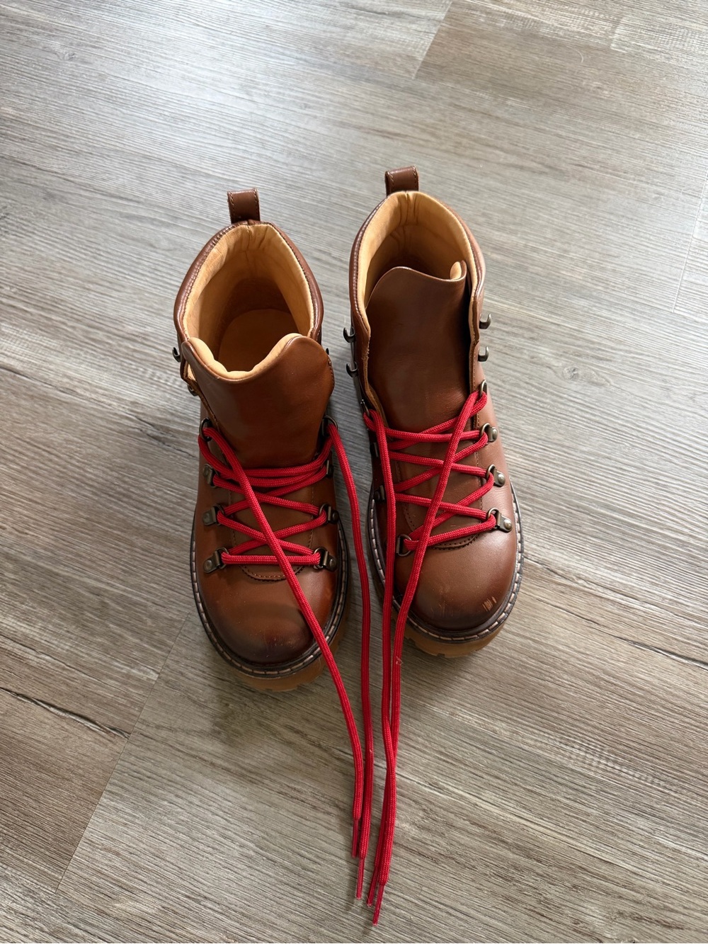 Banana republic alpine boots